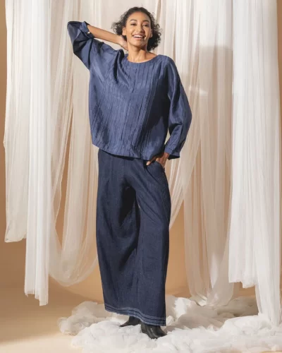 Silk blouse with pintukcs for women